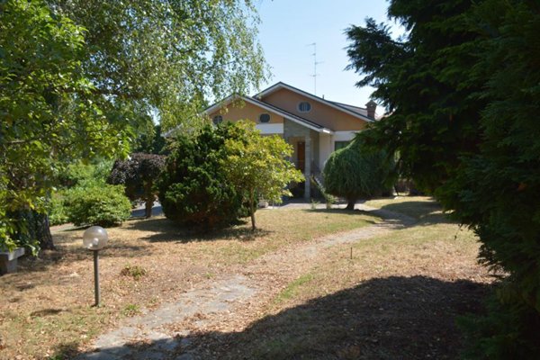 casa indipendente in vendita a Biella