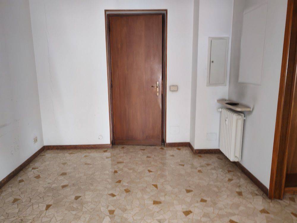ufficio in vendita a Biella in zona Centro Città