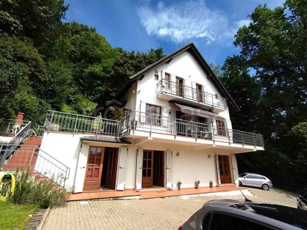 casa indipendente in vendita a Biella in zona Vandorno