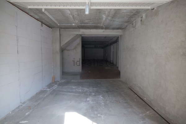 locale di sgombero in vendita a Biella