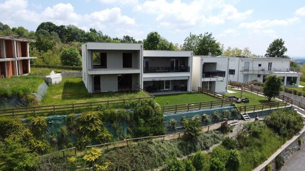 casa indipendente in vendita a Biella in zona Centro Città