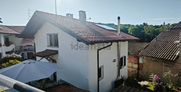casa indipendente in vendita a Biella in zona Favaro