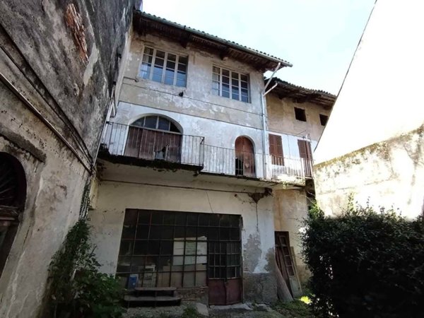 appartamento in vendita a Biella in zona Centro Città