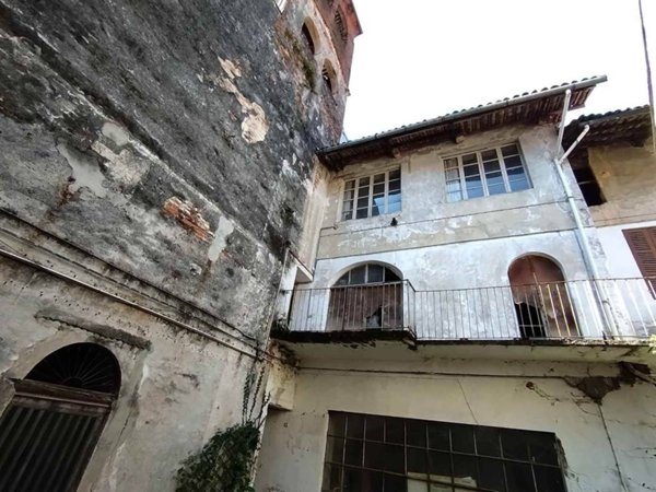 appartamento in vendita a Biella in zona Centro Città