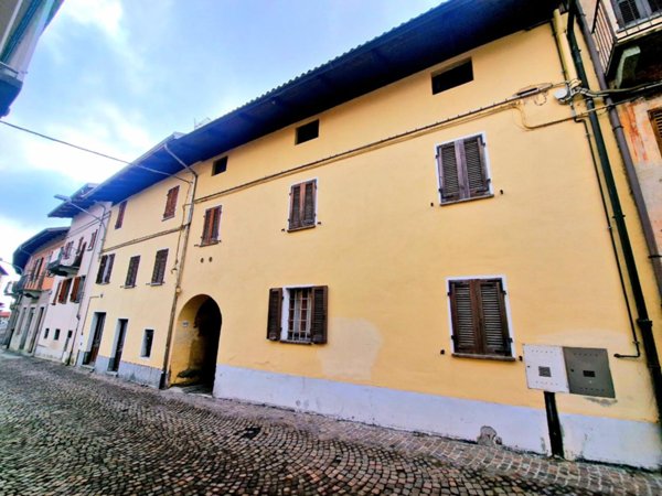 negozio in vendita a Biella in zona Favaro