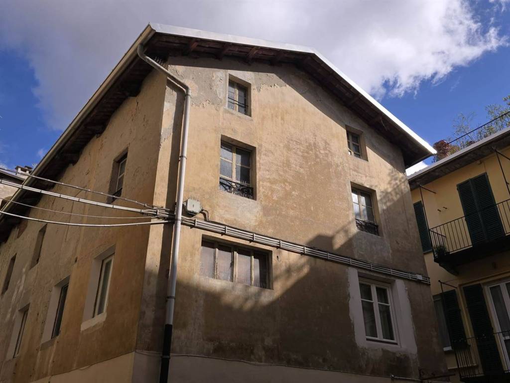 appartamento in vendita a Biella in zona Centro Città