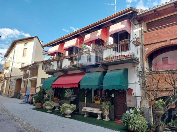casa indipendente in vendita a Biella