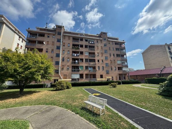 appartamento in vendita a Biella in zona Centro Città