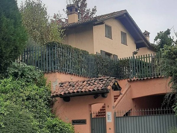 casa indipendente in vendita a Biella in zona Cossila