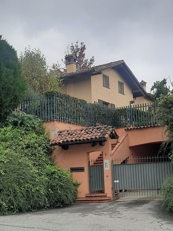 casa indipendente in vendita a Biella