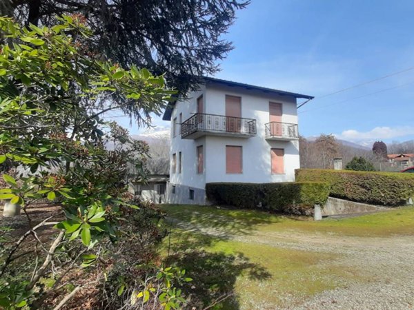 casa indipendente in vendita a Biella in zona Vandorno