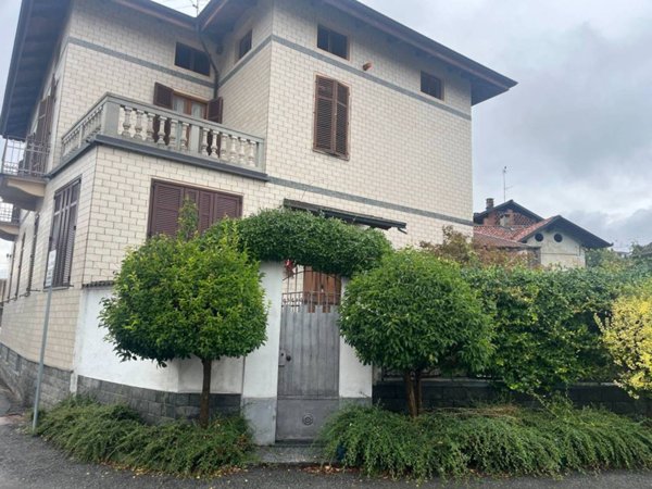 appartamento in vendita a Biella in zona Centro Città