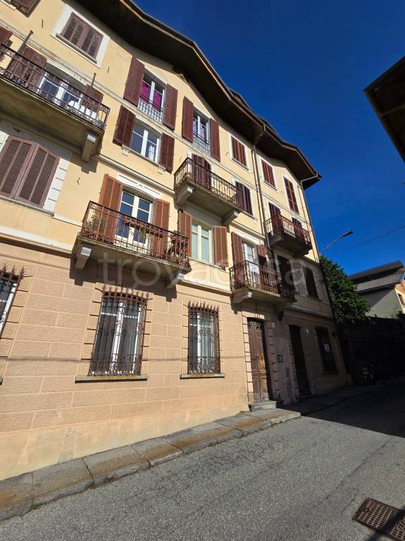 appartamento in vendita a Biella in zona Favaro