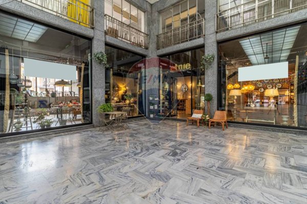 negozio in vendita a Biella in zona Centro Città