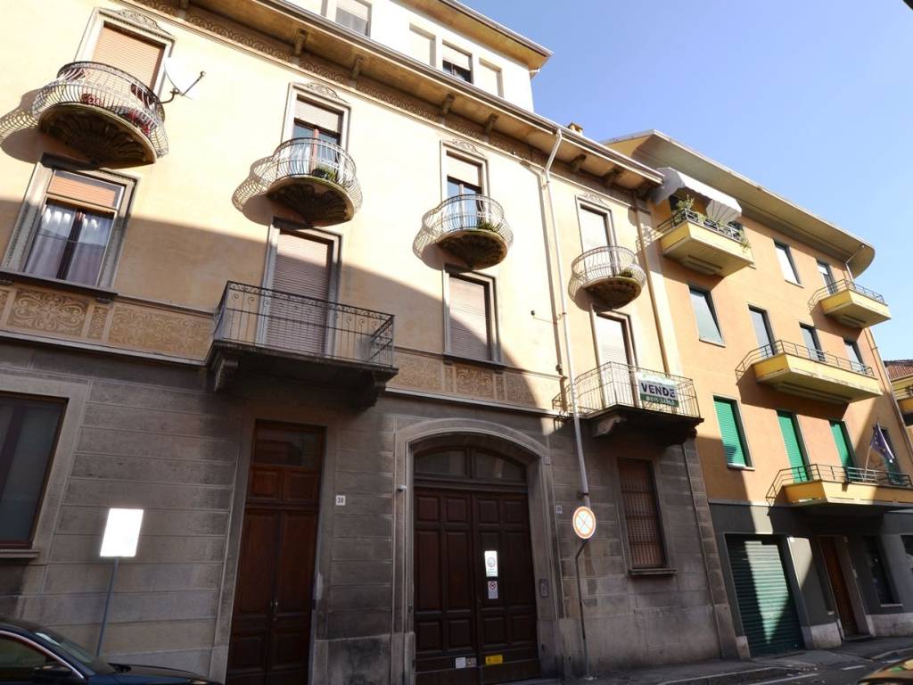 appartamento in vendita a Biella in zona Centro Città