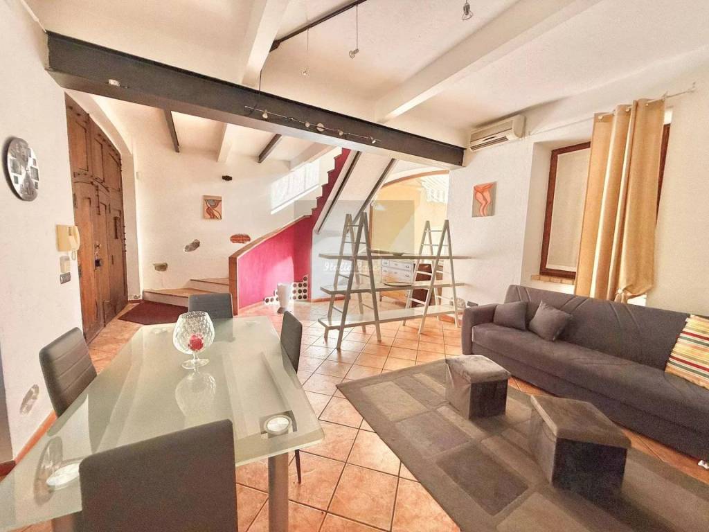 casa indipendente in vendita a Biella in zona Cossila