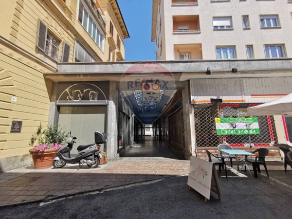 negozio in vendita a Biella in zona Centro Città