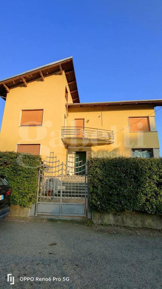 appartamento in vendita a Biella in zona Centro Città