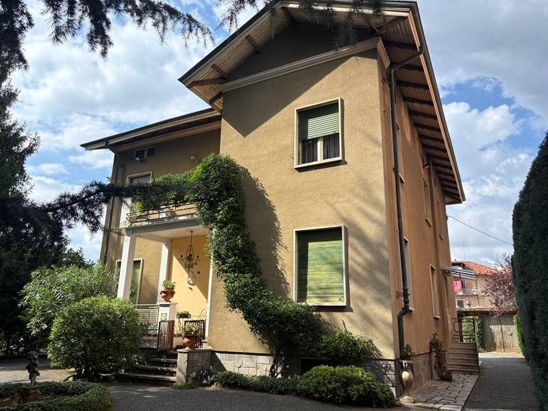 casa indipendente in vendita a Biella in zona San Biagio