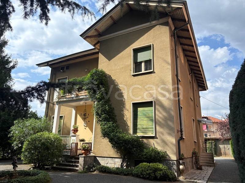 casa indipendente in vendita a Biella