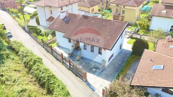 casa indipendente in vendita a Biella in zona Chiavazza
