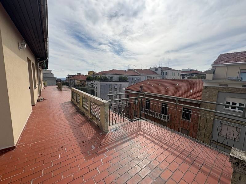appartamento in vendita a Biella in zona Centro Città