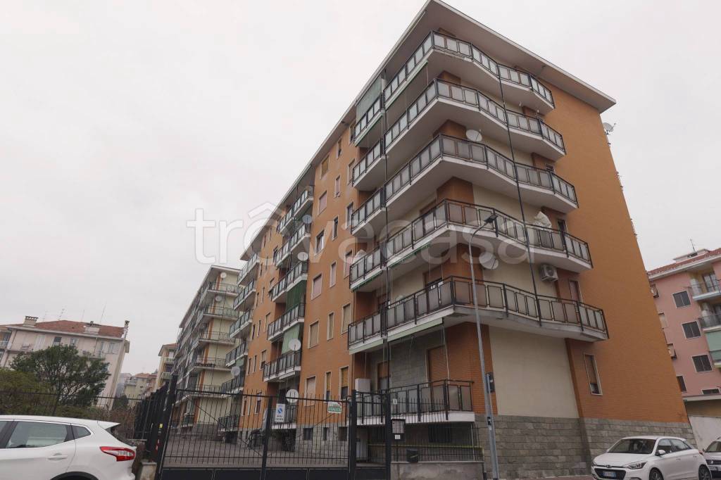 appartamento in vendita a Biella in zona Centro Città