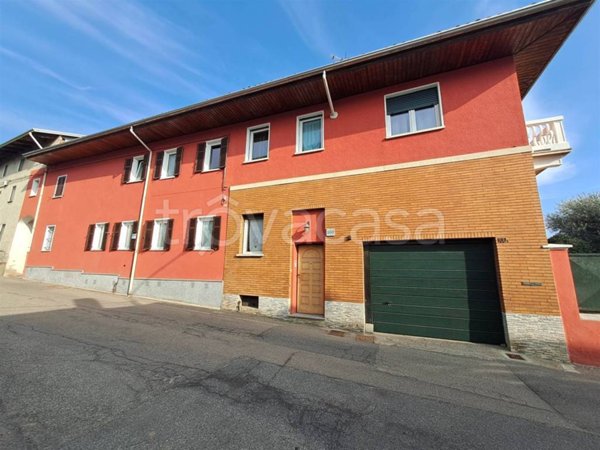 casa indipendente in vendita a Biella in zona Barazzetto