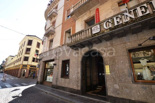 ufficio in vendita a Biella in zona Centro Città