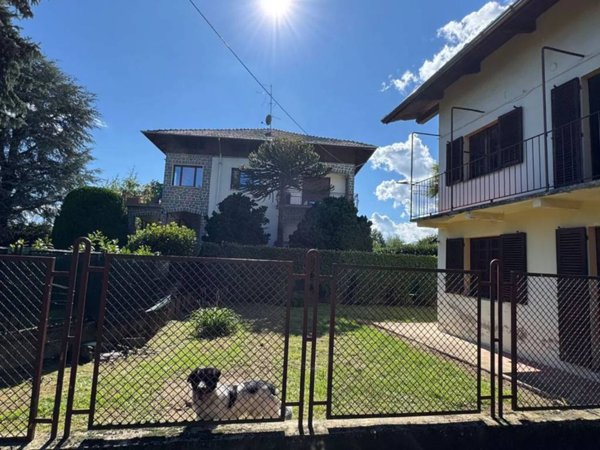 casa semindipendente in vendita a Biella in zona Vaglio