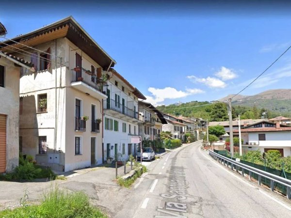 casa indipendente in vendita a Biella in zona Cossila