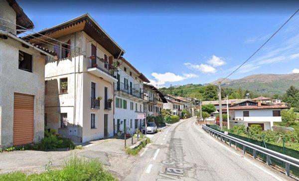 casa indipendente in vendita a Biella in zona Cossila