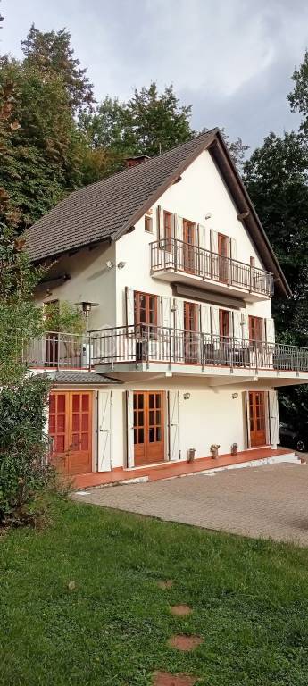 casa indipendente in vendita a Biella