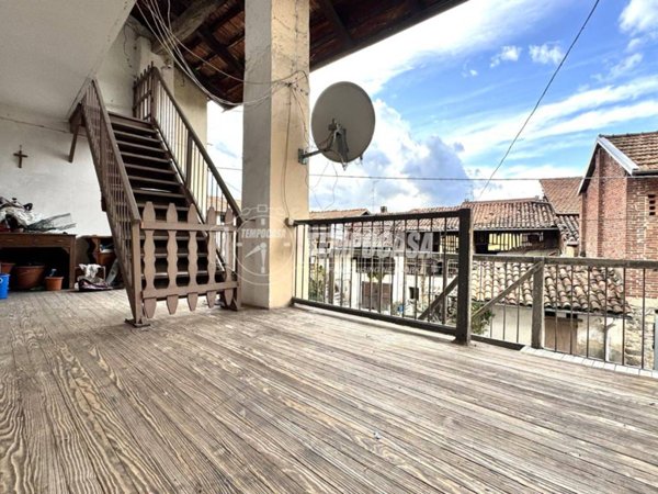casa indipendente in vendita a Biella in zona Chiavazza