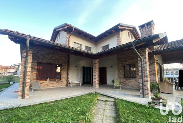 casa indipendente in vendita a Biella in zona Riva