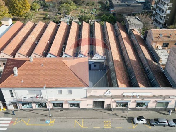 negozio in vendita a Biella in zona Centro Città