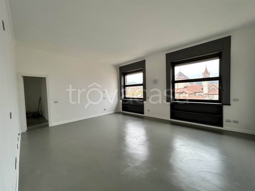 appartamento in vendita a Biella in zona Centro Città