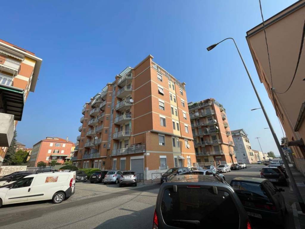 appartamento in vendita a Biella in zona Centro Città