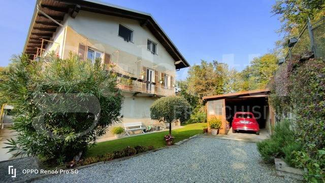 casa indipendente in vendita a Biella in zona Centro Città