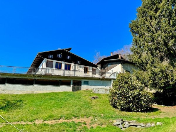 casa semindipendente in vendita a Biella in zona Vandorno