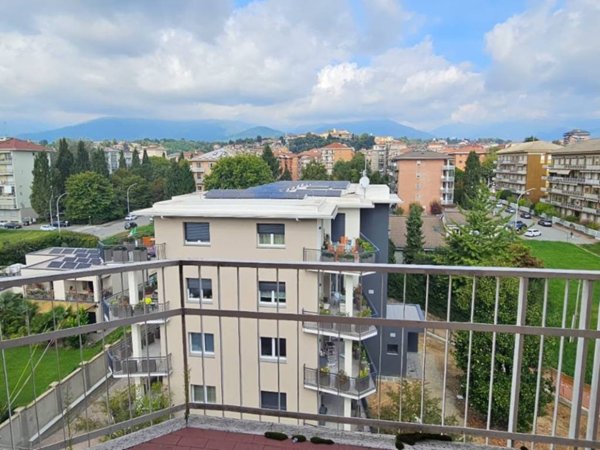 appartamento in vendita a Biella in zona Centro Città