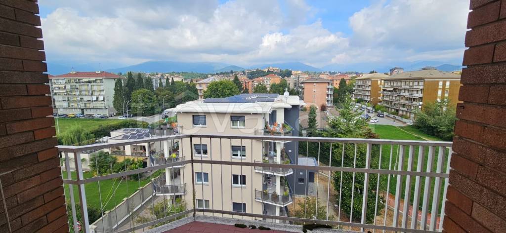 appartamento in vendita a Biella in zona Centro Città