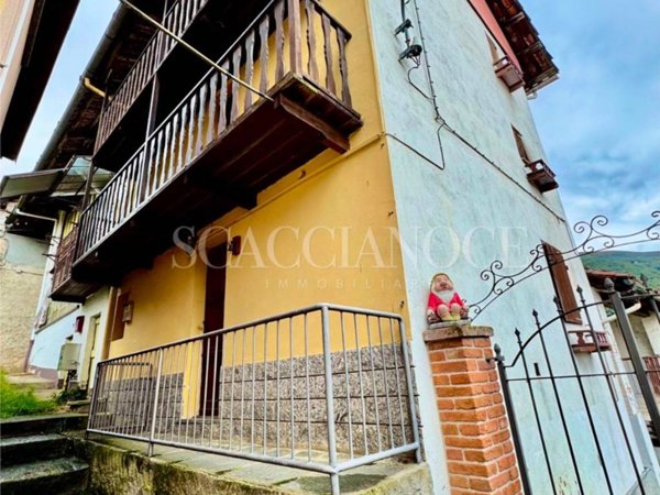 casa indipendente in vendita a Biella in zona Favaro
