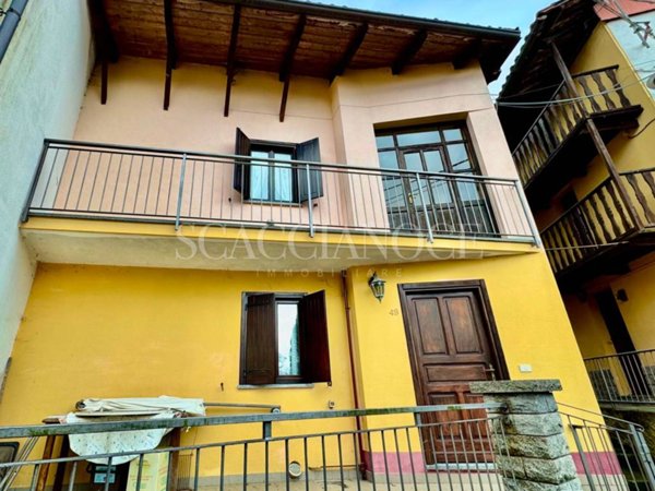 casa indipendente in vendita a Biella in zona Favaro