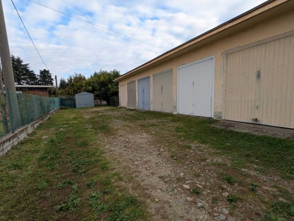 casa indipendente in vendita a Biella in zona Chiavazza