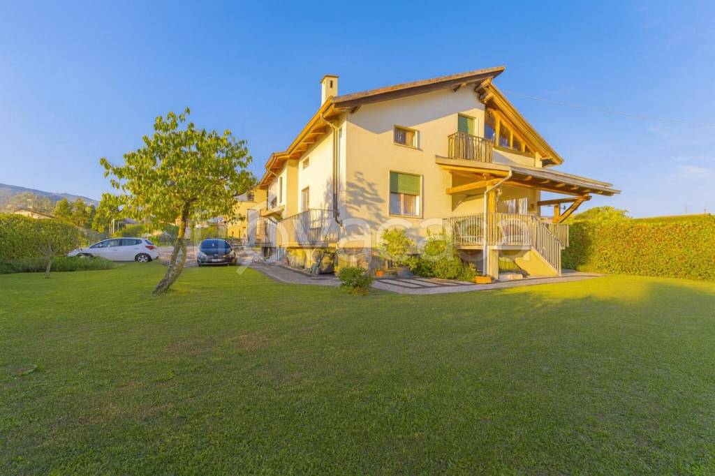 casa indipendente in vendita a Biella