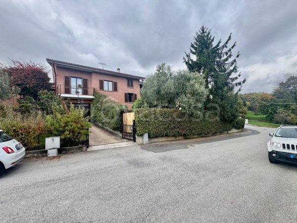 casa indipendente in vendita a Biella in zona Vandorno
