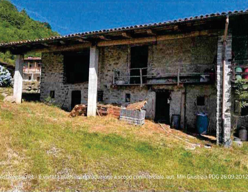 casa indipendente in vendita a Biella in zona Favaro