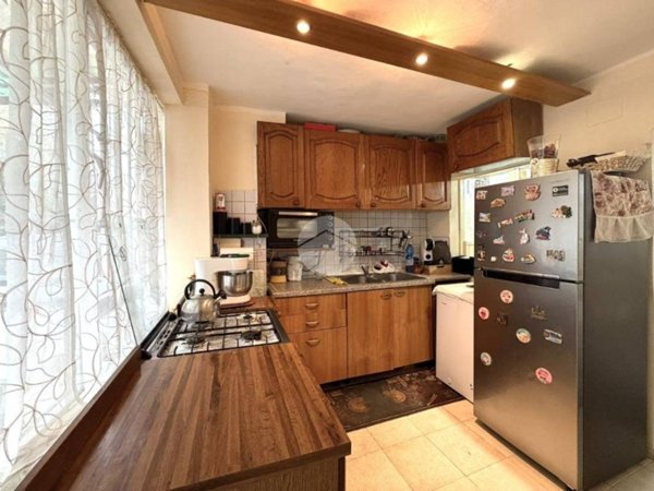 casa indipendente in vendita a Biella in zona Favaro