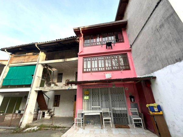 casa indipendente in vendita a Biella in zona Favaro